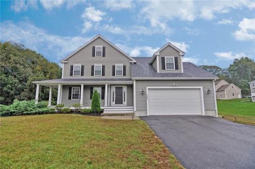 104 Leavitt St, Seekonk, MA 02771-5938