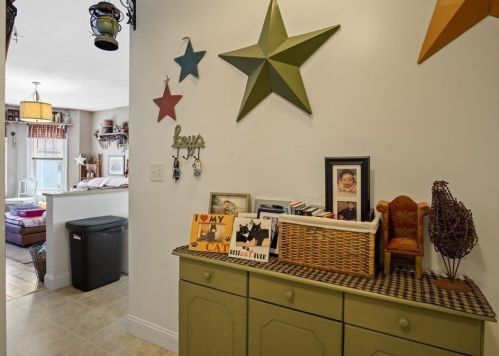 67 Catharine St, Worcester MA 01605-2708 exterior