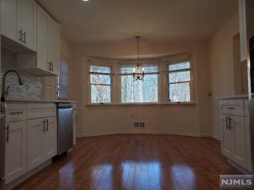 27 Ridge Rd, Cresskill NJ  07626-1038 exterior