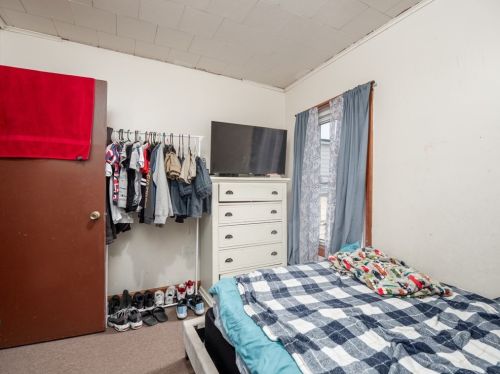 71 Fox St, Worcester MA 01604-4333 exterior