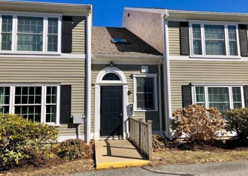 2 Englewood Dr, Harwich MA 02645-2737 exterior