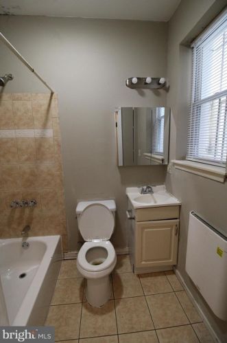 2249 16 St, Philadelphia PA 19132-4402 exterior