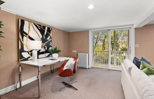 55 Farlow Rd, Newton MA 02458-2439 exterior