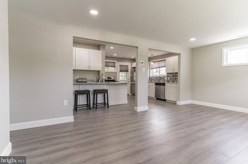 1493 Delsea Dr, West Deptford NJ 08093-1159 exterior