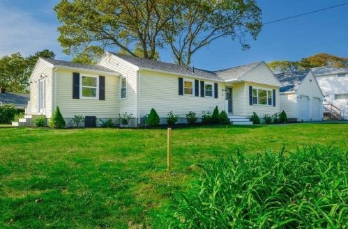 23 Gardonia St, Wareham MA  02571-2396 exterior