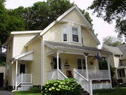 15 Ohio Ave, Newton, MA 02464-1320