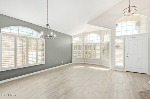 1222 Beverly Ln, Phoenix AZ 85032-3408 exterior