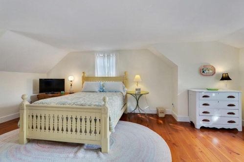 360 Windjammer Ln, Eastham MA 02642-3436 exterior