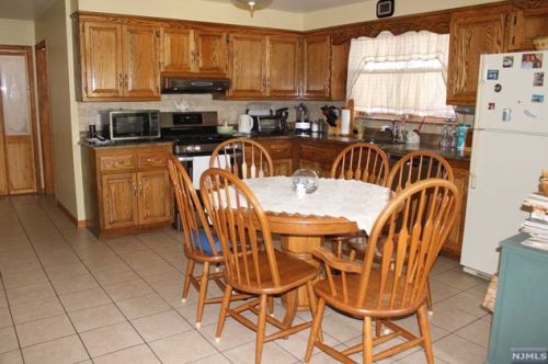 57 New Lawn Ave, Kearny NJ 07032-2207 exterior