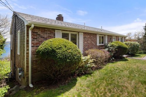 106 Shore Dr, Plymouth MA  02360-1378 exterior