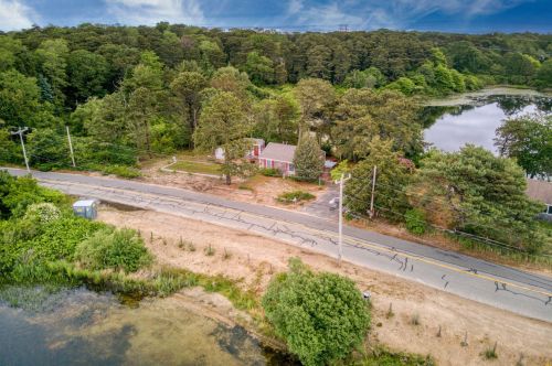 280 Great Pond Rd, Eastham MA  02642-2402 exterior