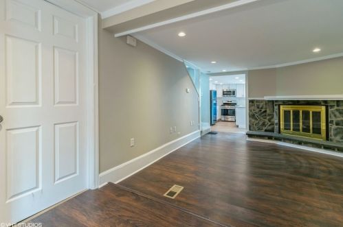 8 Aborn St, Peabody, MA 01960-6004