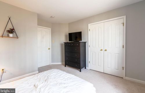 5484 Wooded Way, Columbia MD  21044-5722 exterior