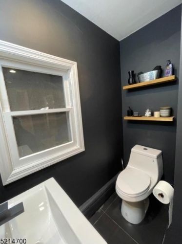 46 Edgewood Rd, Skyline Lakes NJ 07456-1911 exterior