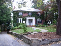 127 Elgin St, Newton, MA 02459-2301