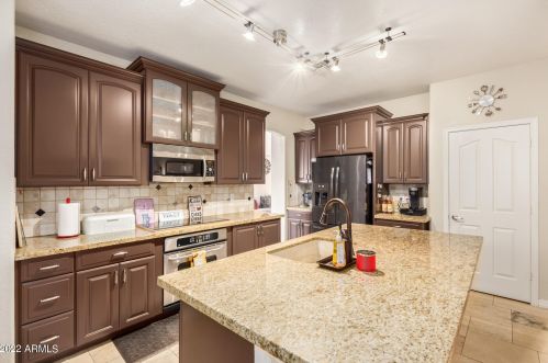 1004 Amberwood Dr, Phoenix AZ  85048-1937 exterior