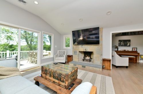 22 Eagle Hill Dr, Plymouth MA  02360-1908 exterior