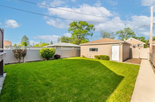 1907 Wenonah Ave, Forest View IL 60402-1666 exterior