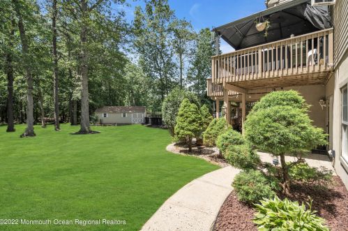 21 Tuscany Dr, Jackson Twp NJ 08527-3168 exterior