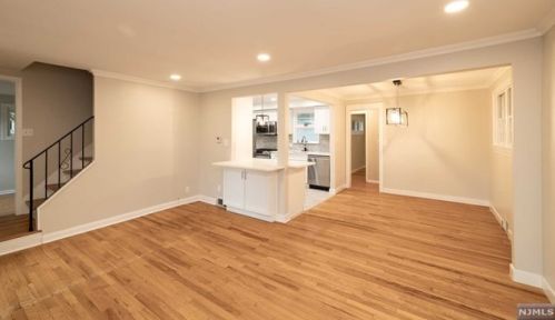 45 Roosevelt St, Cresskill NJ  07626-1329 exterior