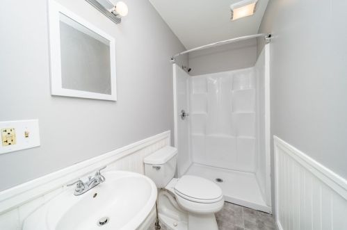 19 Frederick St, Montgomery MA 01085-3180 exterior