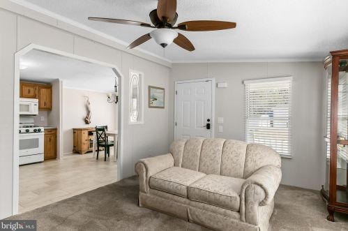 112 Cardinal Ave, West Deptford NJ  08051-1385 exterior