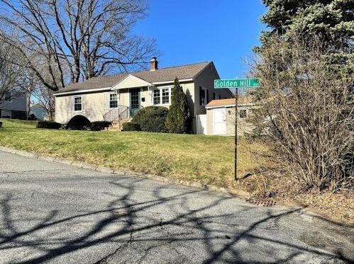 17 Golden Hill Ave, Shrewsbury, MA 01545-3042