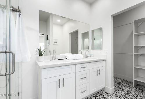 2229 Cambridge Ave, Phoenix AZ  85006-1321 exterior