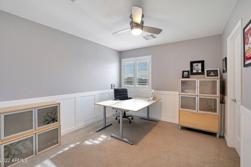 1665 Blaylock Dr, Phoenix AZ 85085-6324 exterior