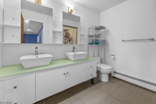 79 Pinewood Dr, Skyline Lakes NJ  07456-1122 exterior