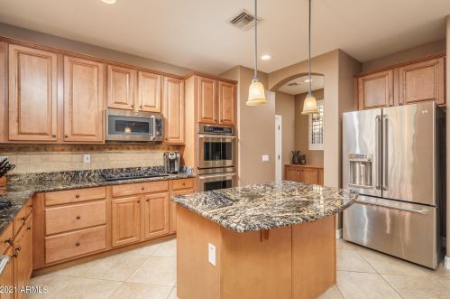 27417 60 Ln, Phoenix AZ 85035-4824 exterior