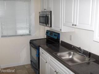 203 Walnut St, Newton MA  02460-1624 exterior