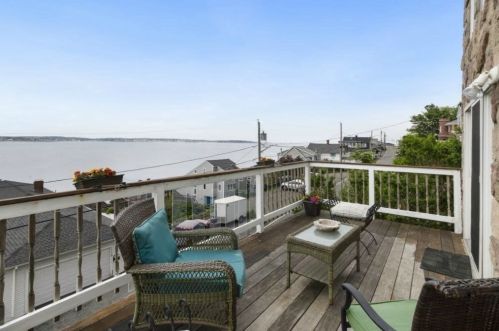 167 Wilson Rd, Nahant MA 01908-1022 exterior