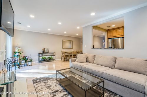 71 Wigwam Ln, Tinton Falls NJ 07724-3176 exterior