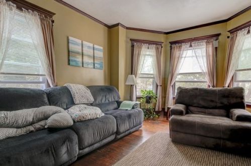 444 Brock Ave, New Bedford MA 02744-1437 exterior