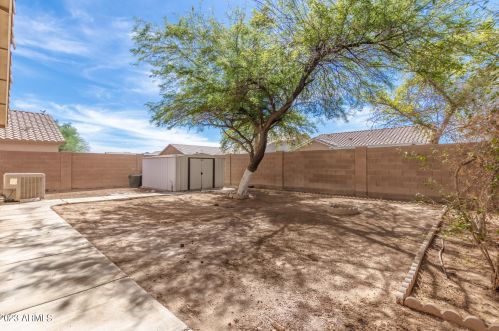 2318 65 Dr, Phoenix AZ 85033-5220 exterior