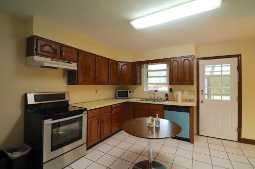 218 Norfolk St, Worcester MA 01604-2910 exterior