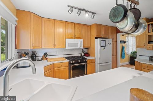 12 Beech Pl, West Deptford NJ 08096-3312 exterior