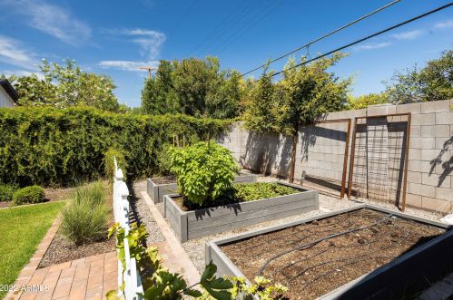 3140 52nd St, Phoenix AZ 85018-4402 exterior