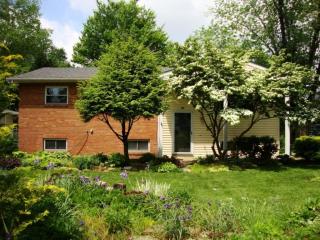 405 James Rd, Columbus OH  43230-3302 exterior