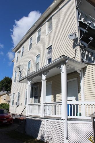 19 Suffield St, Worcester MA 01610-1973 exterior