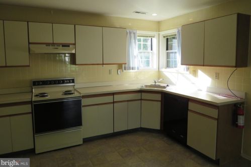 53 Lake View Ter, Columbus NJ  08022-1033 exterior