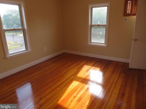 400 Mantua Ave, West Deptford NJ 08066-1278 exterior