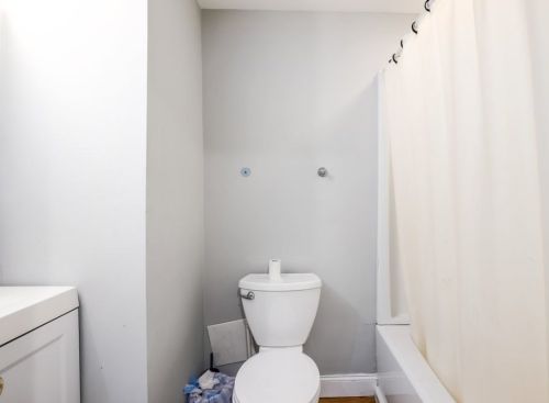 42 Lewis St, Worcester MA 01610-1702 exterior