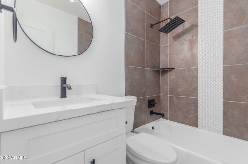 2544 Clarendon Ave, Phoenix AZ 85033-4124 exterior