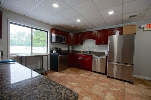 12 Ledgewood Way, Peabody MA 01960-7407 exterior