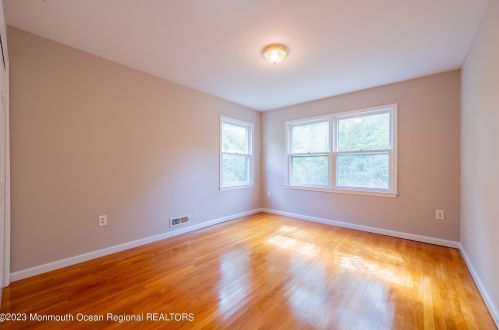 20 Bittersweet Dr, Jackson Twp NJ 08527-4922 exterior