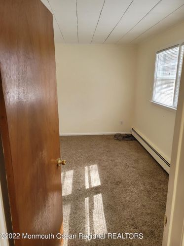 706 Veterans Hwy, Jackson Twp NJ  08527-3332 exterior