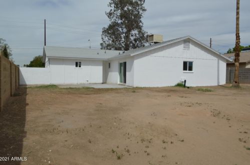 2007 59th Ave, Phoenix AZ 85033-2823 exterior