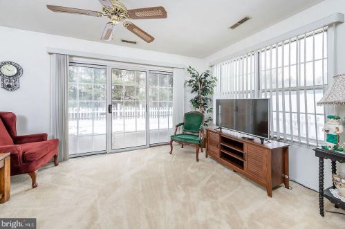 29 Knollwood Dr, West Deptford NJ 08096-6701 exterior